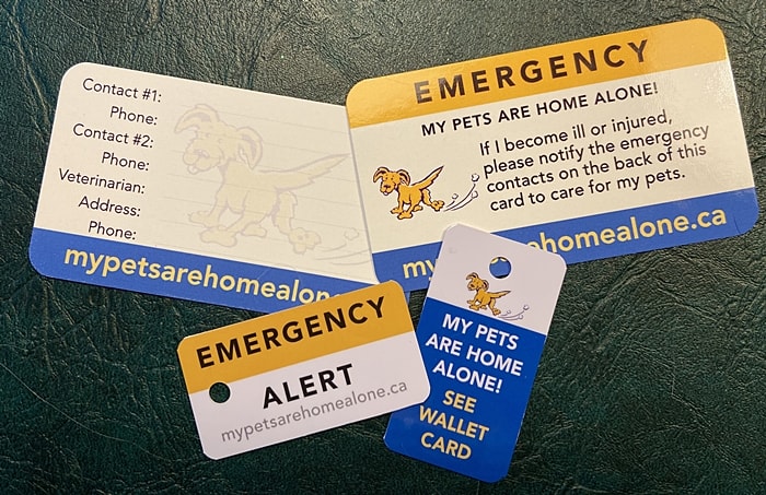 my-pets-are-home-alone-emergency-alert-wallet-card-key-tag-set